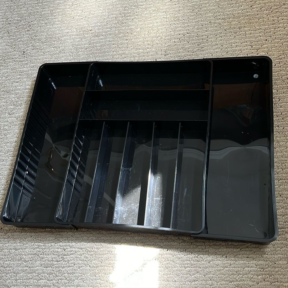 Do you have a huge drawer in your kitchen? These separators are perfect for you